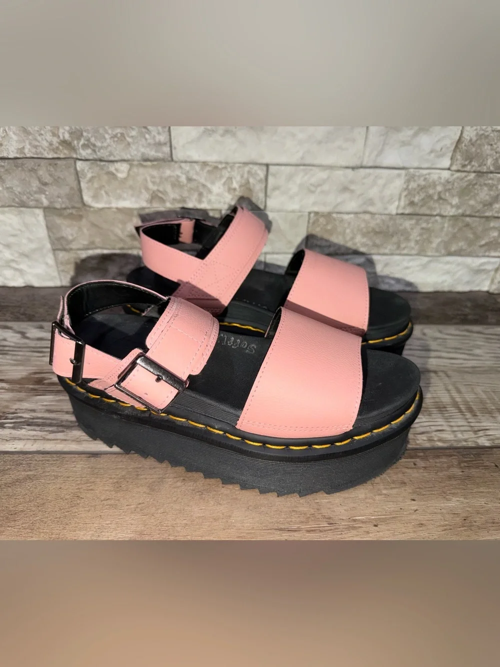 Dr. Martens Voss Quad Chunky Platform Peach Pink Leather Sandals Women’s 8